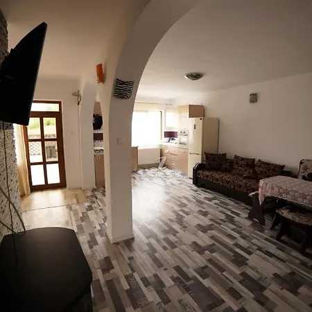 Vila Angelina Fedi *